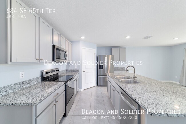 Building Photo - 684 SE 65th Terrace