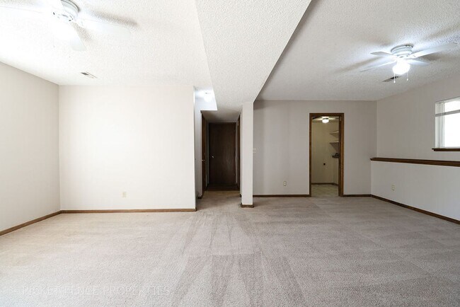 Building Photo - Beautiful 2 Story Home in Loveland