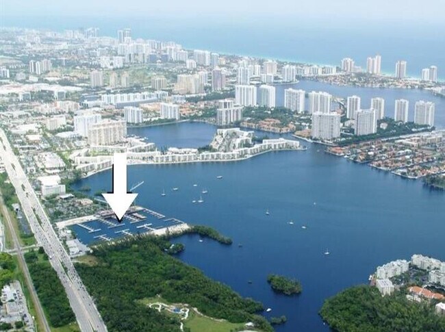 Building Photo - 17301 Biscayne Blvd