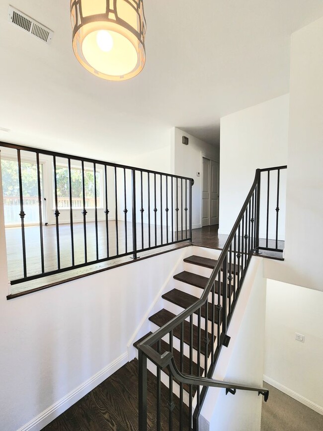 Building Photo - 3 bedroom 3 bathroom hillside Pacifica home with serene views