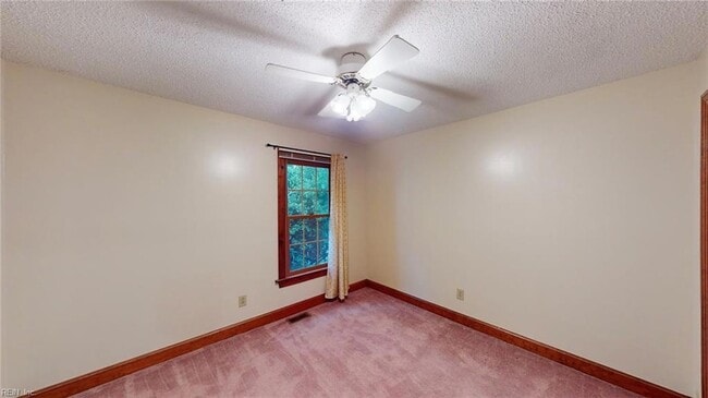 Building Photo - 742 Lord Dunmore Dr