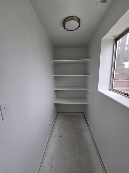 Building Photo - 941 4550 S