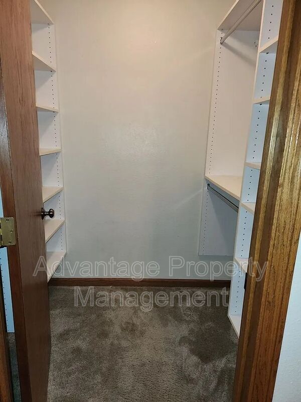 Building Photo - 494 Nandina St