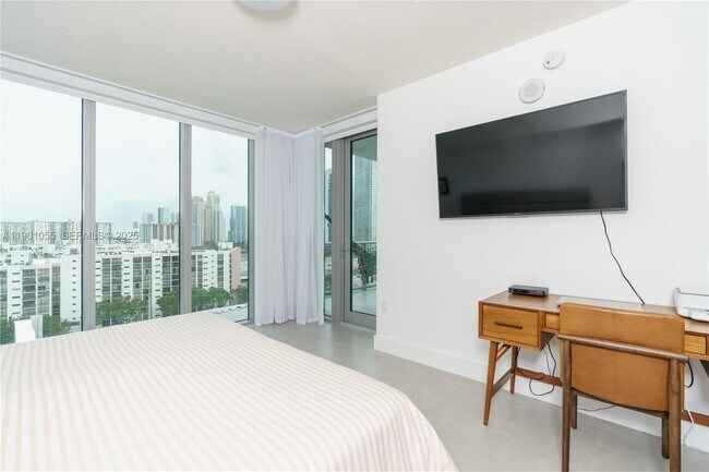 Building Photo - 300 Sunny Isles Blvd