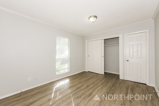 Building Photo - 3 BR/1BA | Newly Renovated Single Family Home |  Front and back yard| In Cleburne!