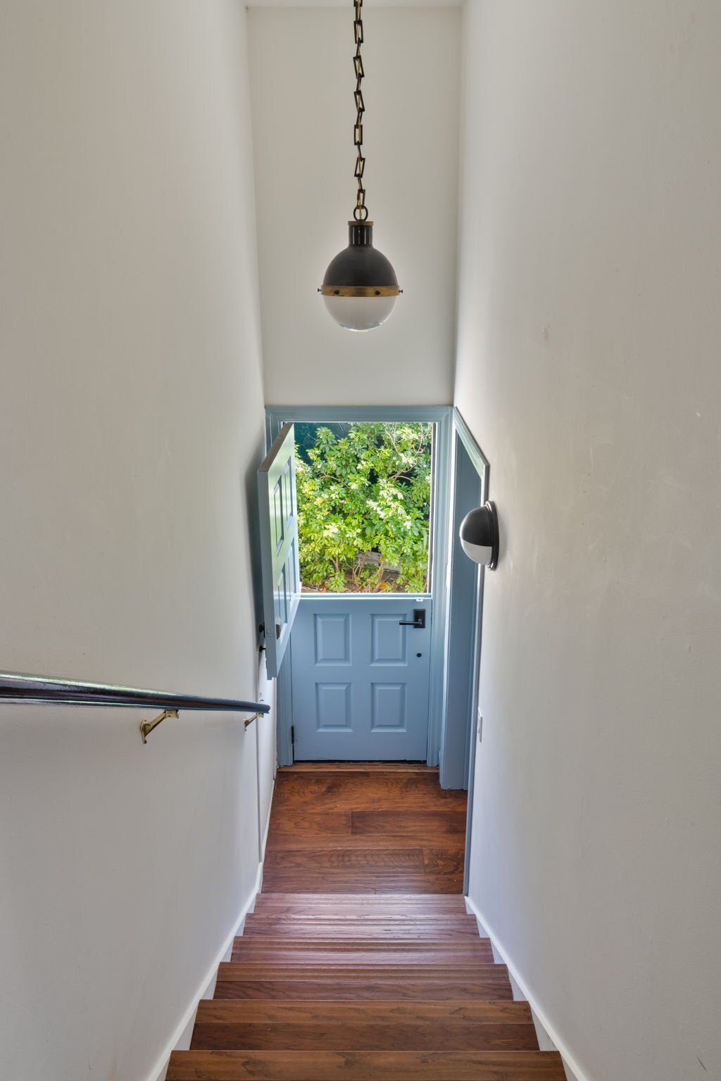 Building Photo - 31 Carmelita Ave
