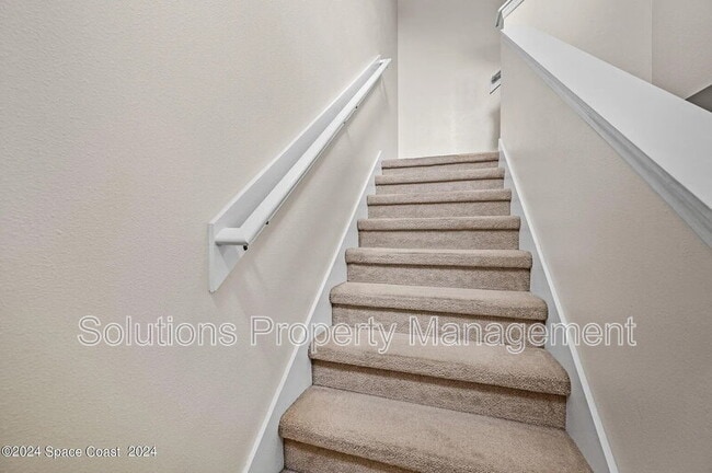 Building Photo - 1375 Lara Cir