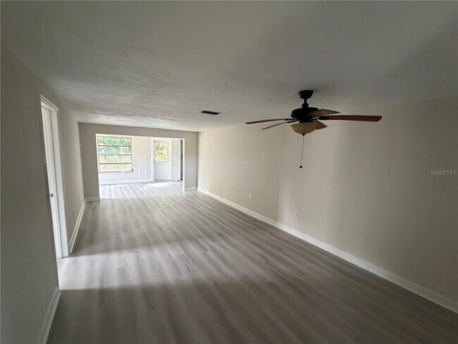 Building Photo - 4428 Sunstate Dr