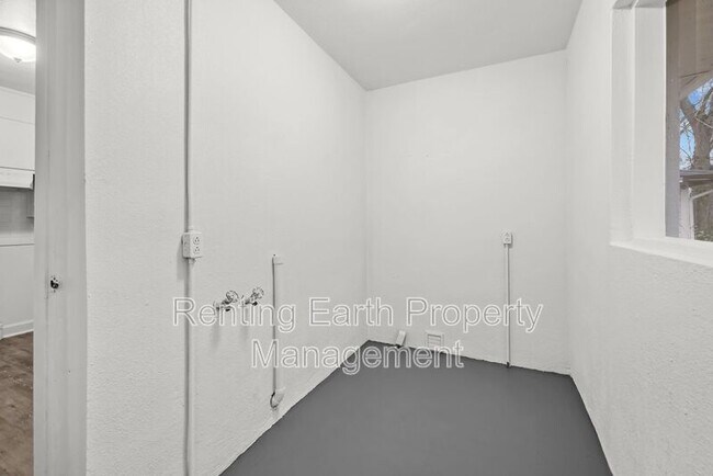 Building Photo - 1505 44th St Ensley