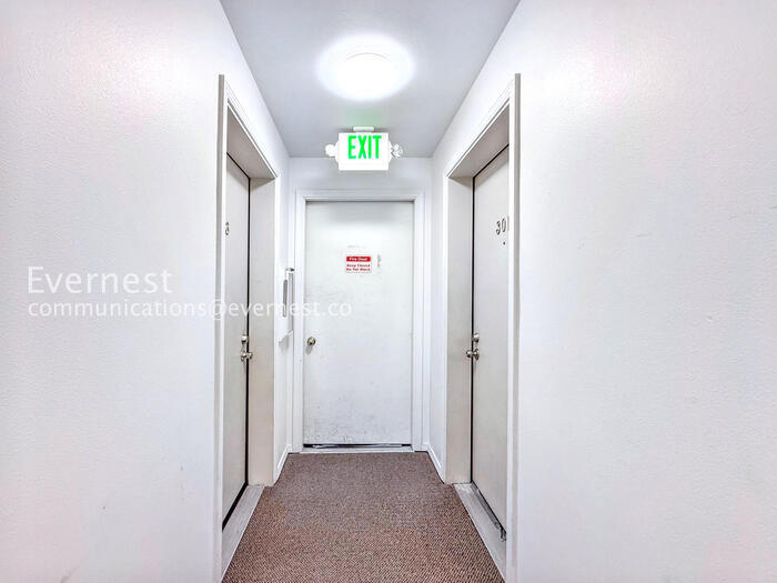 Building Photo - 9520 1st Ave NE