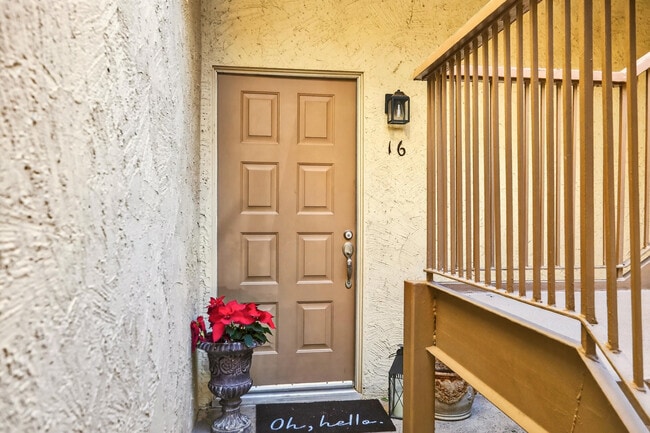 Building Photo - 46750 Mountain Cove Dr