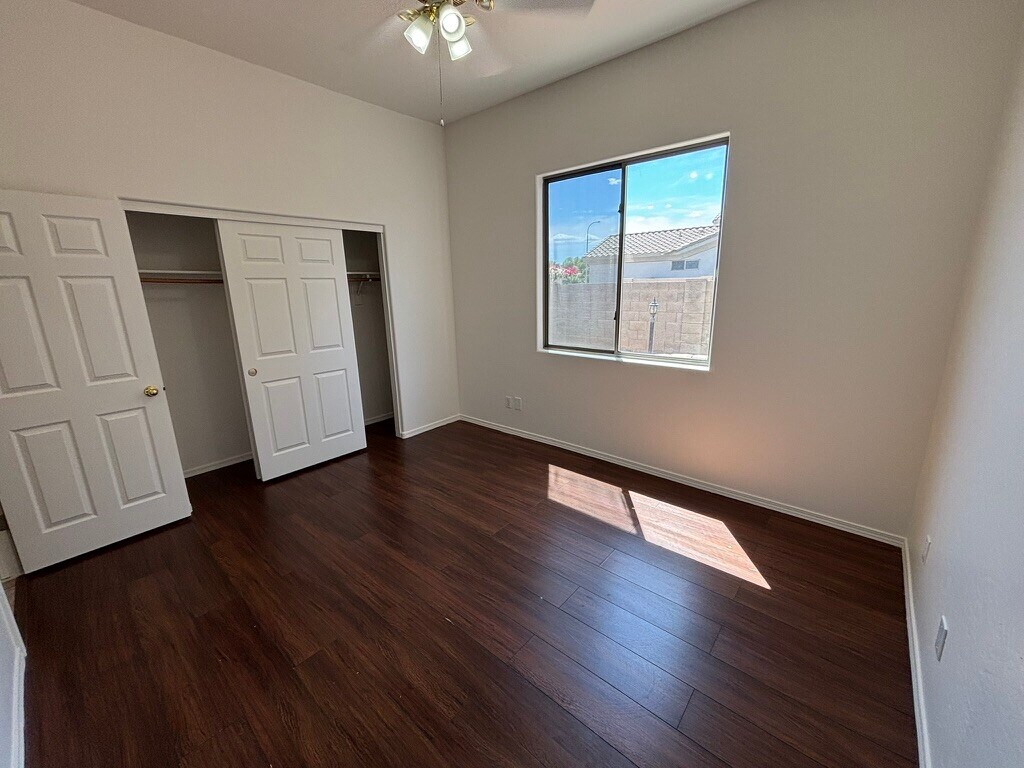 Building Photo - 2120 E Flintlock Way
