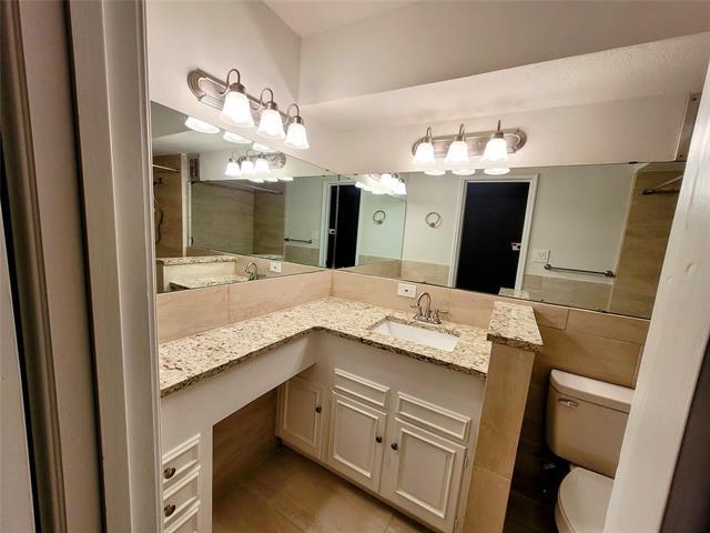 Building Photo - 2303 Ridgmar Plaza