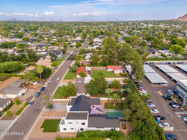 Building Photo - 4421 E Earll Dr