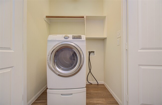 Building Photo - 10410 Solitude Way