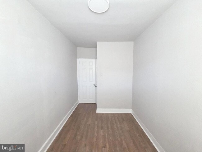 Building Photo - 1461 Lardner St