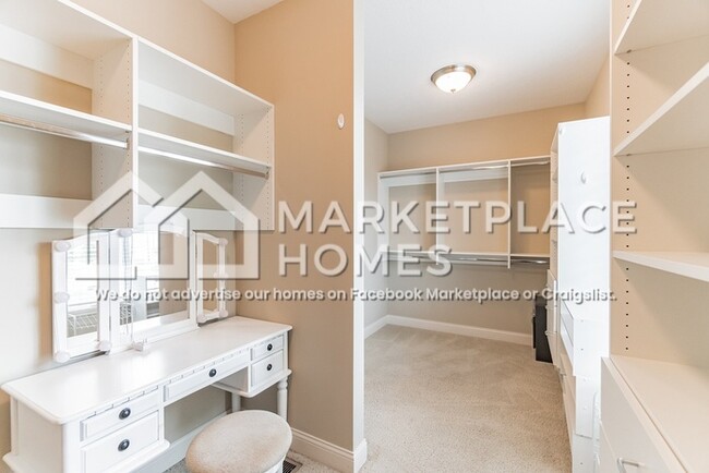 Building Photo - 2572 Milano Dr