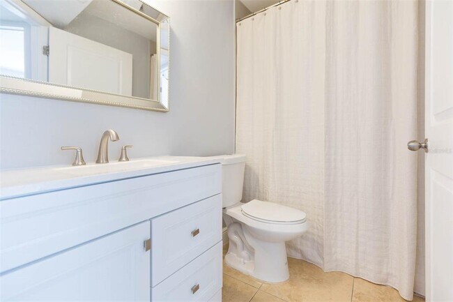 Building Photo - 10024 Strafford Oak Ct