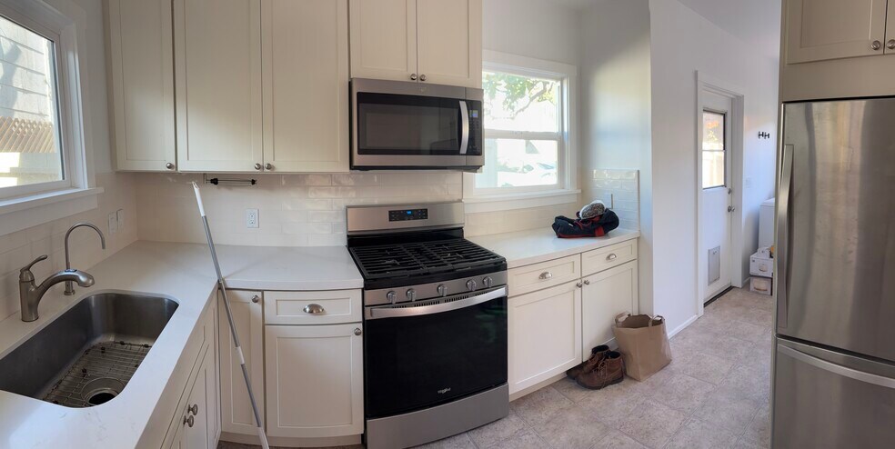 Building Photo - 1226 Olive St