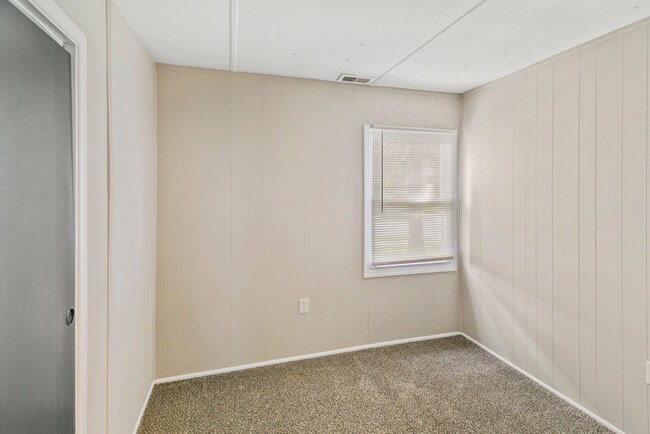 Building Photo - 4328 Greenbrier Ln