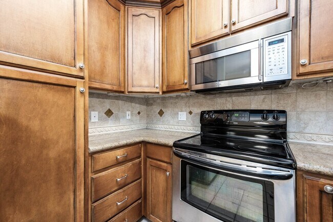 Building Photo - 1330 Old Spanish Trl