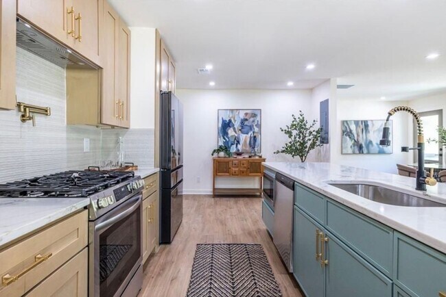 Building Photo - STUNNING RENOVATION! Modern 3BR/2BA Ranch in Sought-After Location!