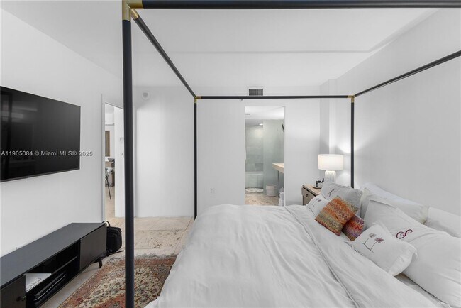 Building Photo - 9 Island Ave