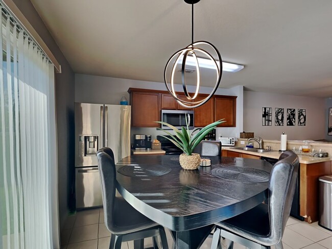Building Photo - $500 off FIRST FULL MONTH RENT WITH MOVE I...