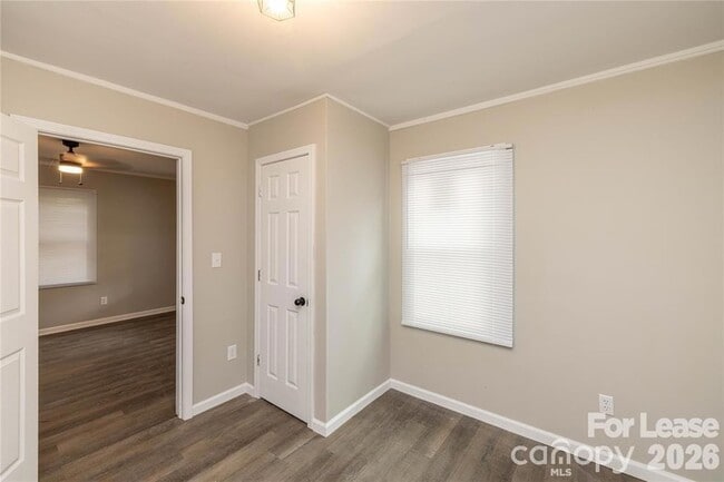 Building Photo - 629 Colston St