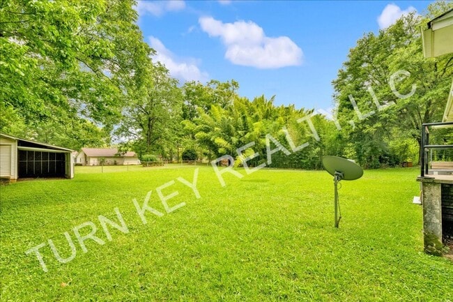 Building Photo - Duplex for Rent in Forestdale **ACCEPTS SE...