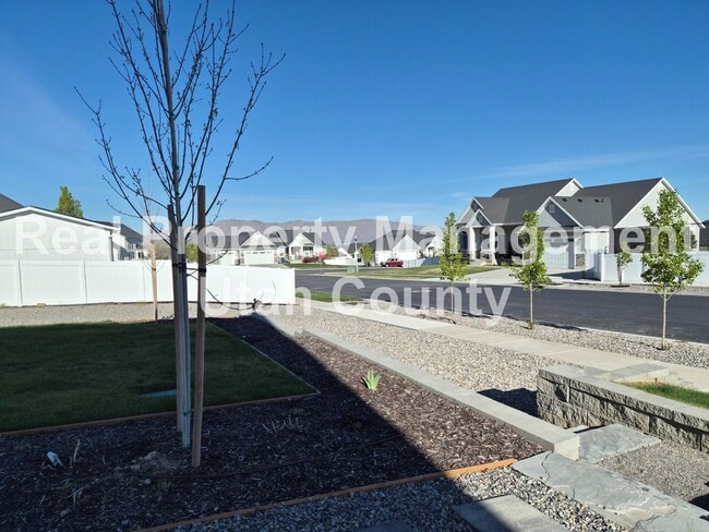 Building Photo - 1624 S 210 W