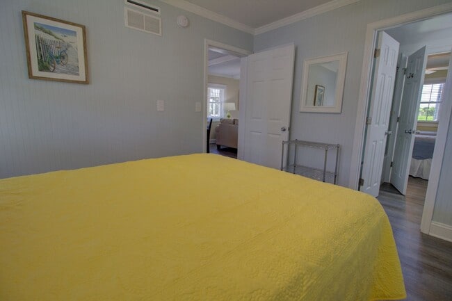 Building Photo - Year Round 2BR 1BA Unit On Topsail Island