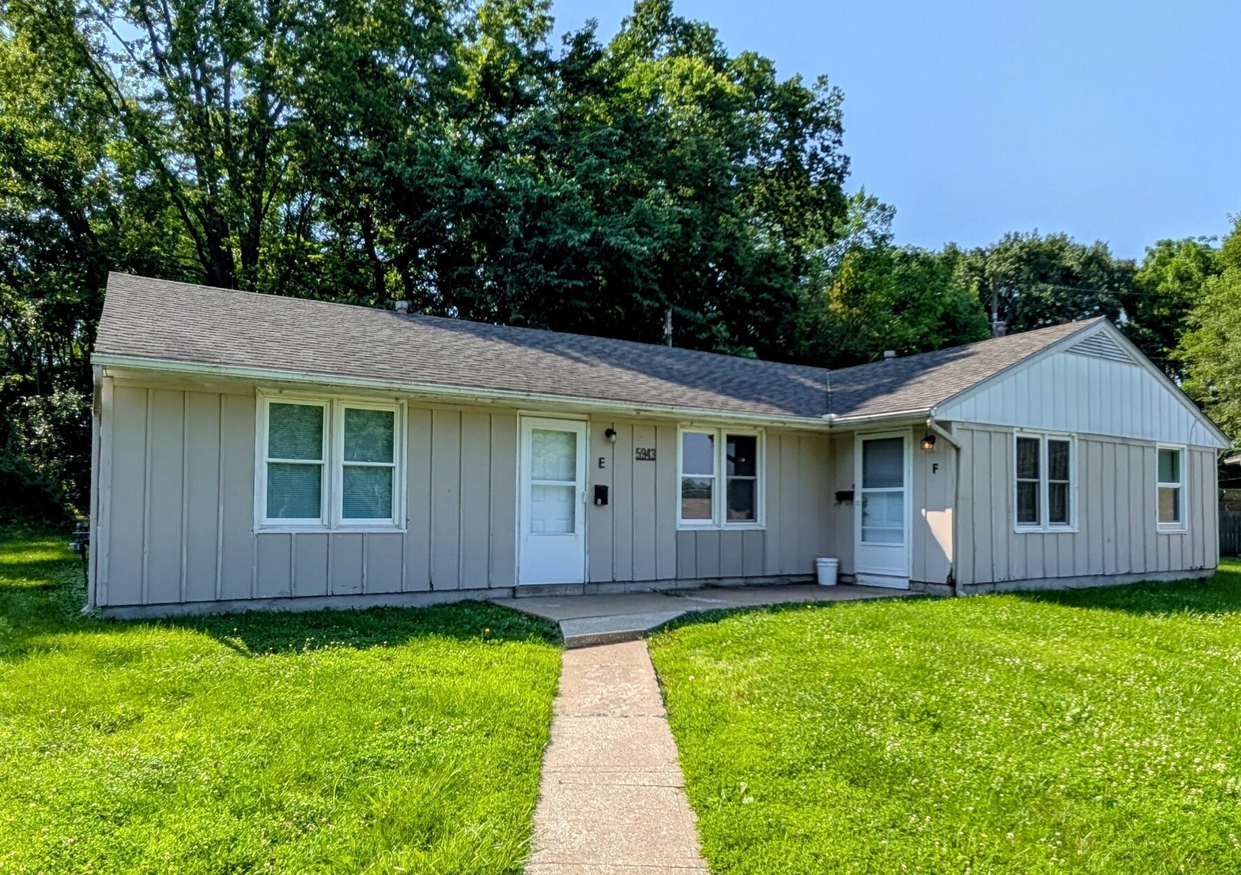 Building Photo - 5943 Raytown Rd