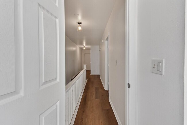 Building Photo - 635 6th St