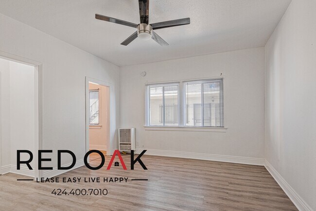 Building Photo - 1017 S Kingsley Dr