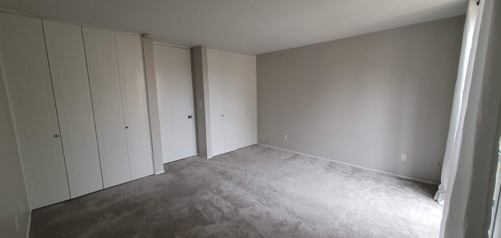 Building Photo - 6455 La Jolla Blvd