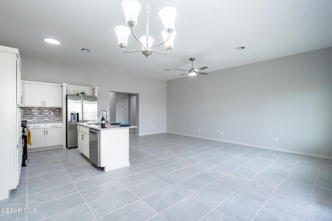 Building Photo - 720 Paseo Dulce Ave