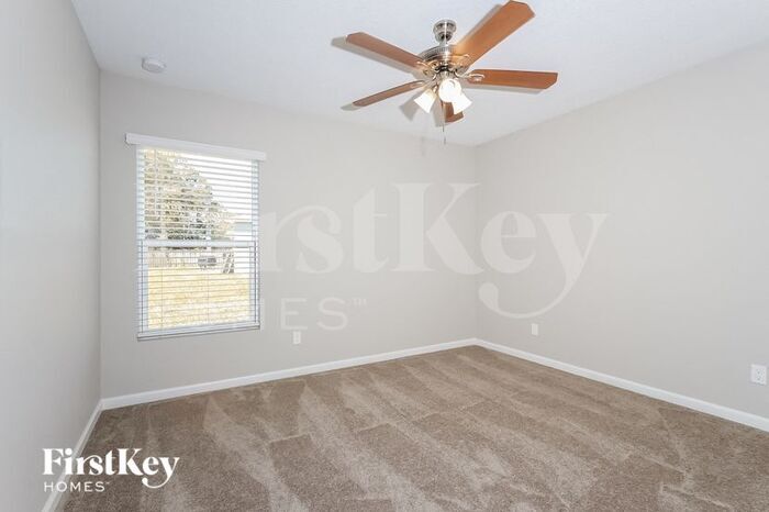 Building Photo - 2114 SW Biella Ave