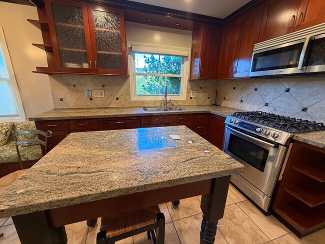 Building Photo - Beautiful 3 Bedroom Home in West Covina