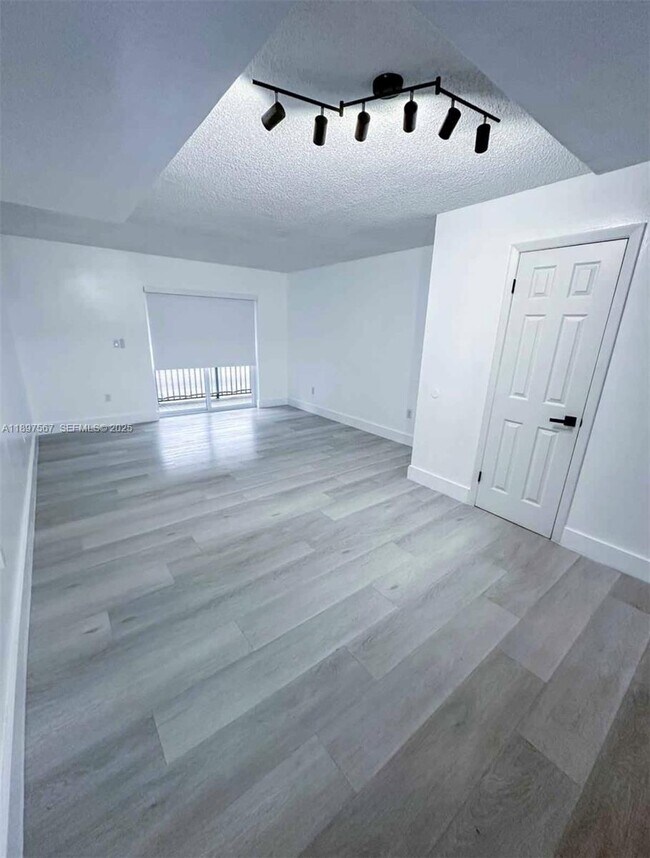 Building Photo - 2301 W 60th St