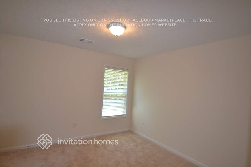 Building Photo - 555 Wellington Ln