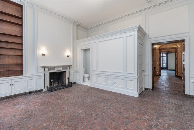 Building Photo - 107 Beacon St