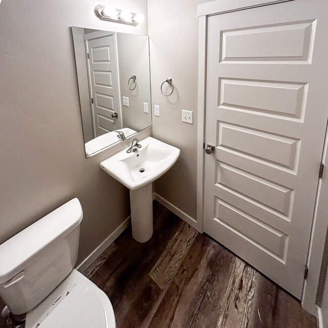 Building Photo - 190 Margette Way