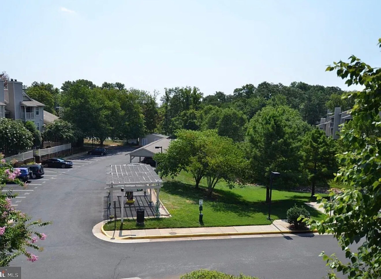 Building Photo - 1707 Ascot Way