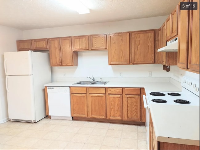 Building Photo - 122 Bach Dr