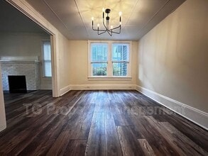 Building Photo - 2561 Rosselle St