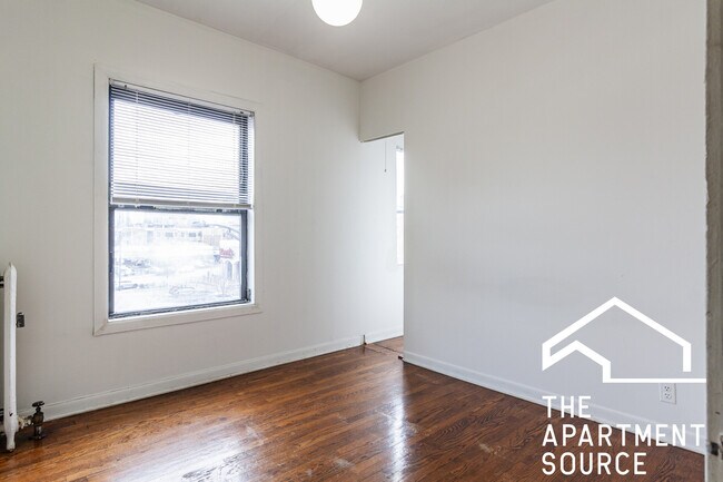 Building Photo - 3024 N Halsted St