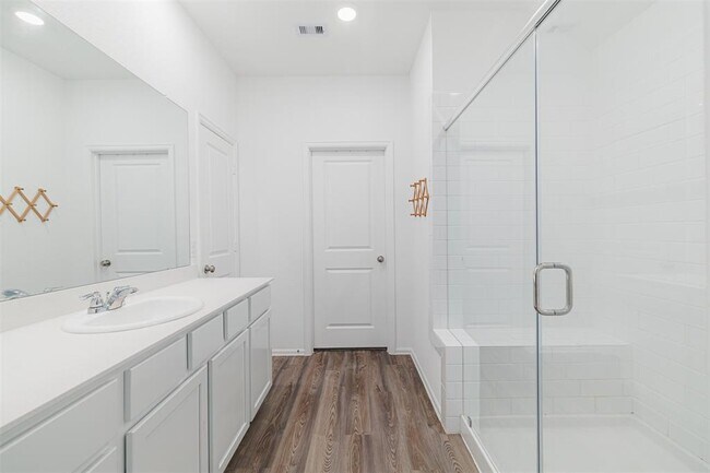 Building Photo - 31535 Beacon Cove Trl