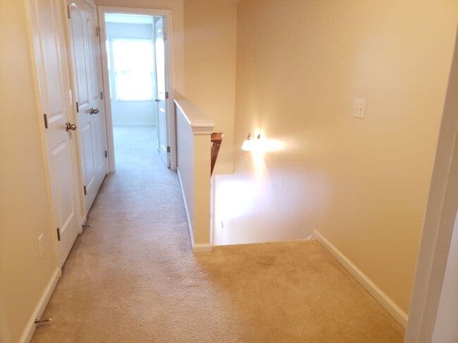 Building Photo - Thompson Ridge Townhome