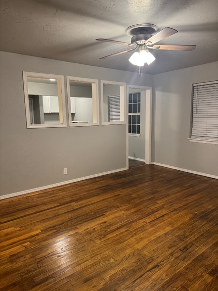 Building Photo - 1907 Nix St